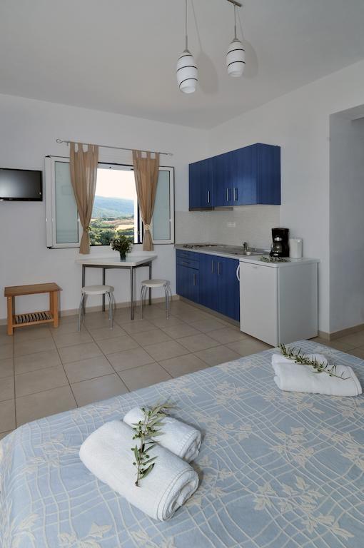 Elea Apartments Kalamos  Екстериор снимка